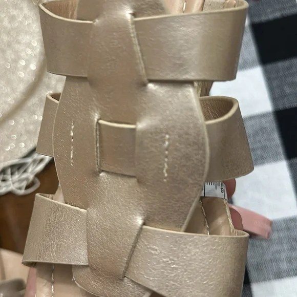 Cato Sandals - Picture 7 of 10